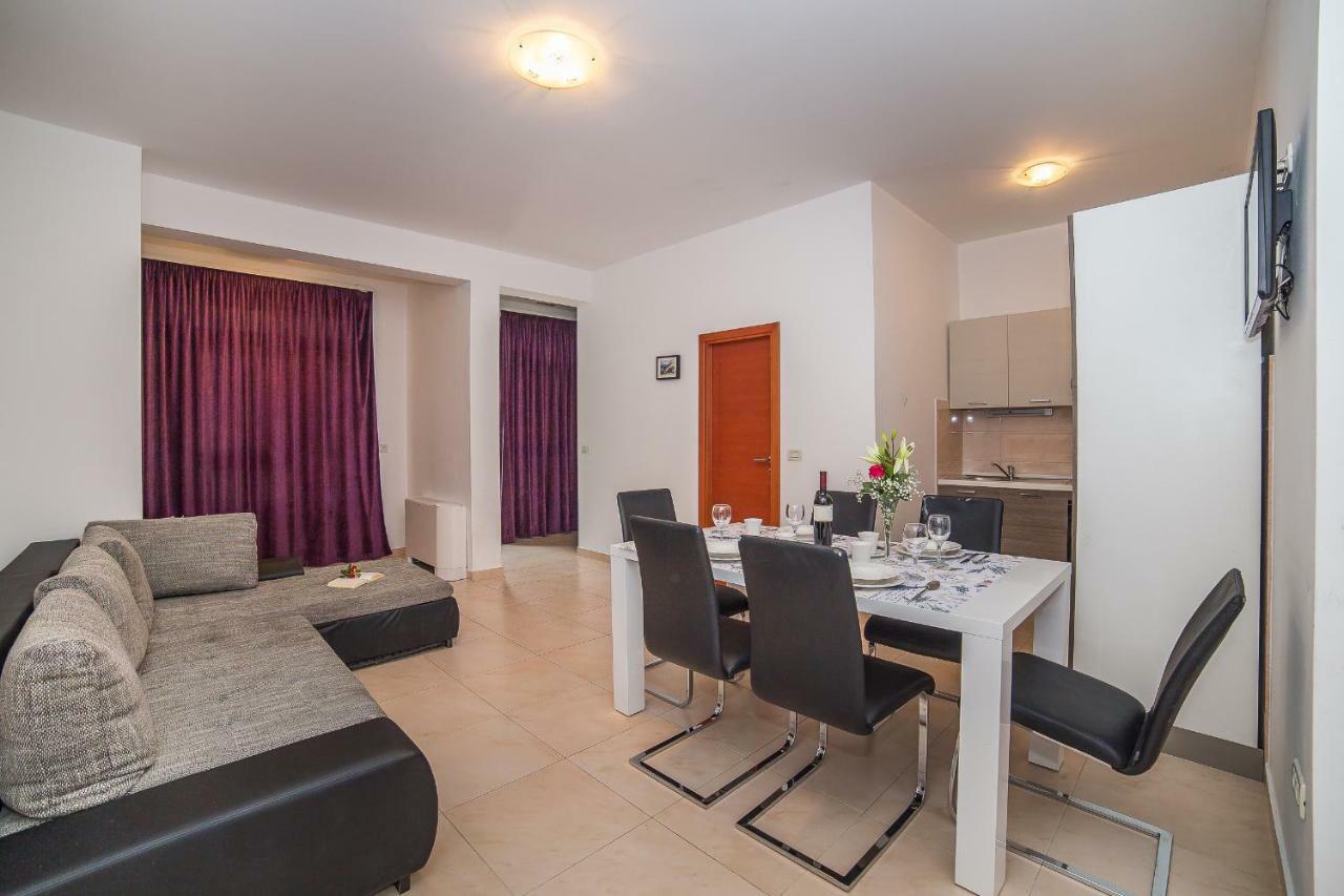 מאקרסקה Apartments Mario Migros מראה חיצוני תמונה